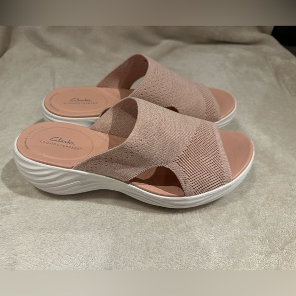 Clarks womens Marin Coral Slide Sandal, Light Pink Knit, 8.5 US - Picture 2 of 6